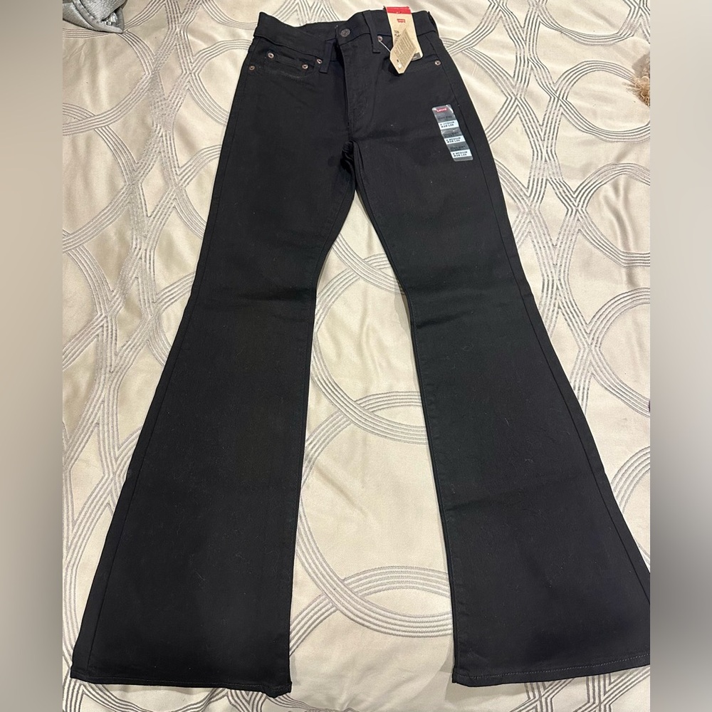 Black flare leg Levi’s jeans NWT
